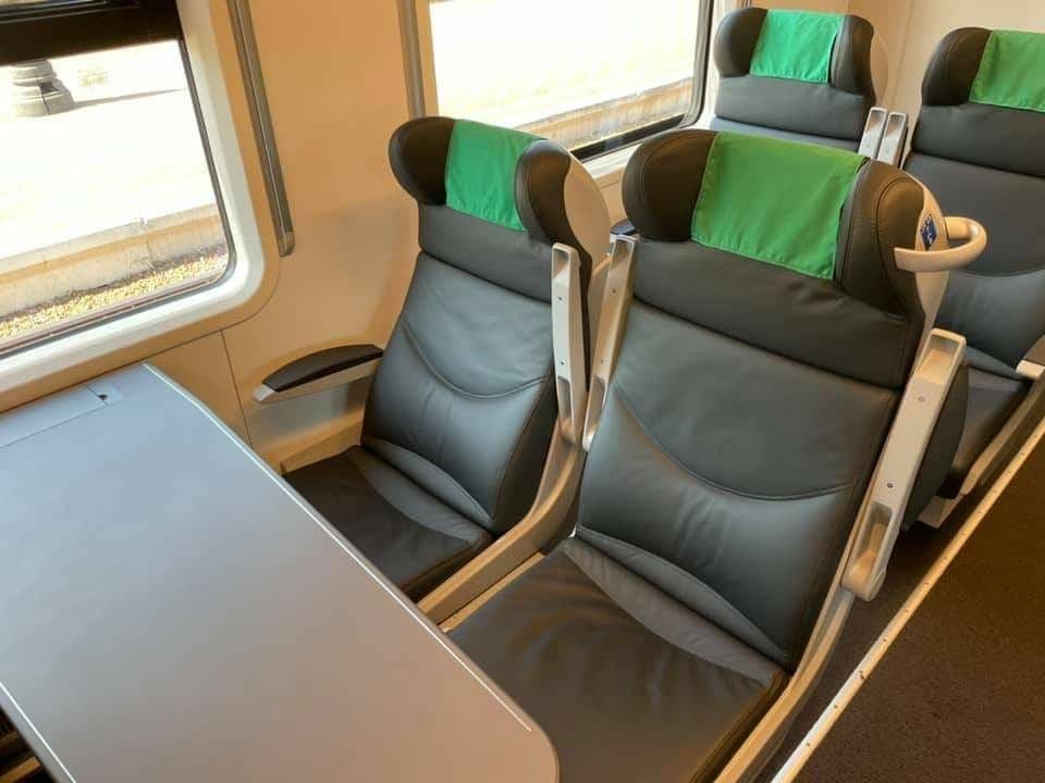 До Києва доставили електропоїзд компанії Stadler 5