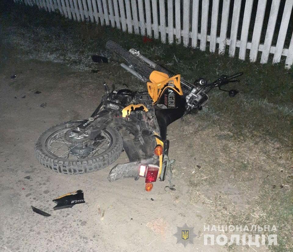 В Ровенской области столкнулись мотоциклы: 15-летний парень умер в скорой, еще двое находятся в больнице 1