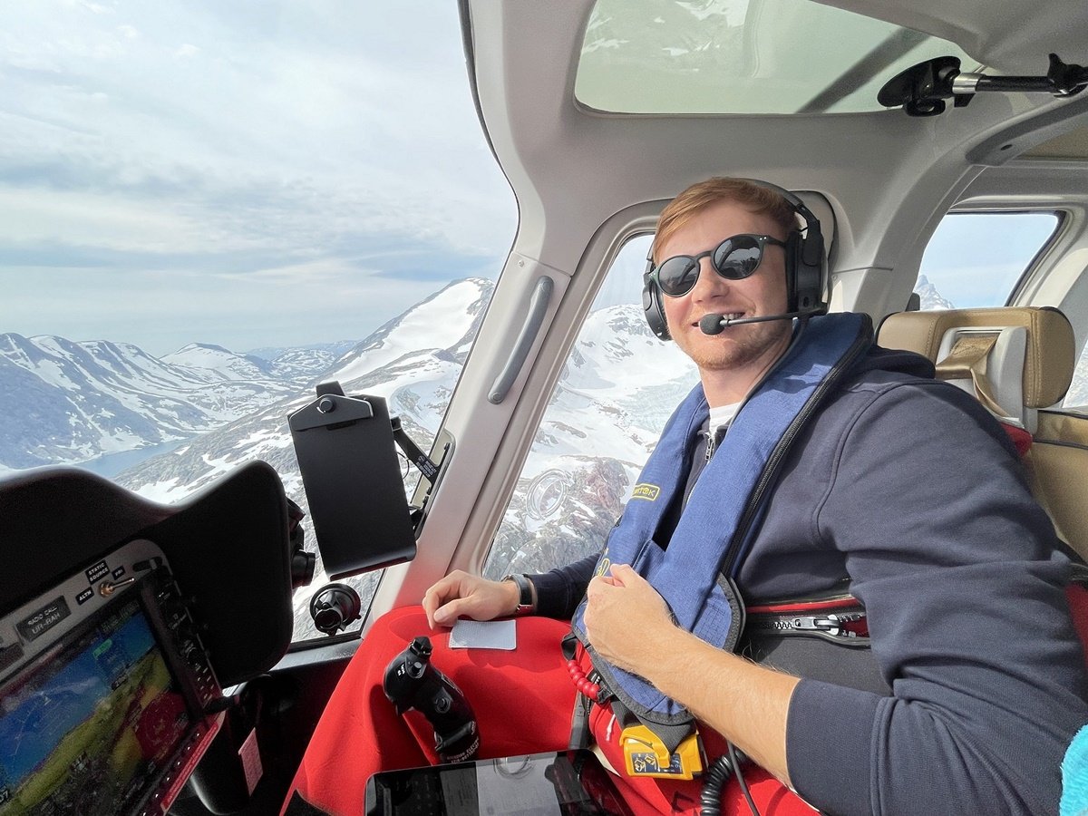 Украинцы впервые пролетели на вертолёте 10 тысяч километров над 13 странами: экипаж установил национальный рекорд 4