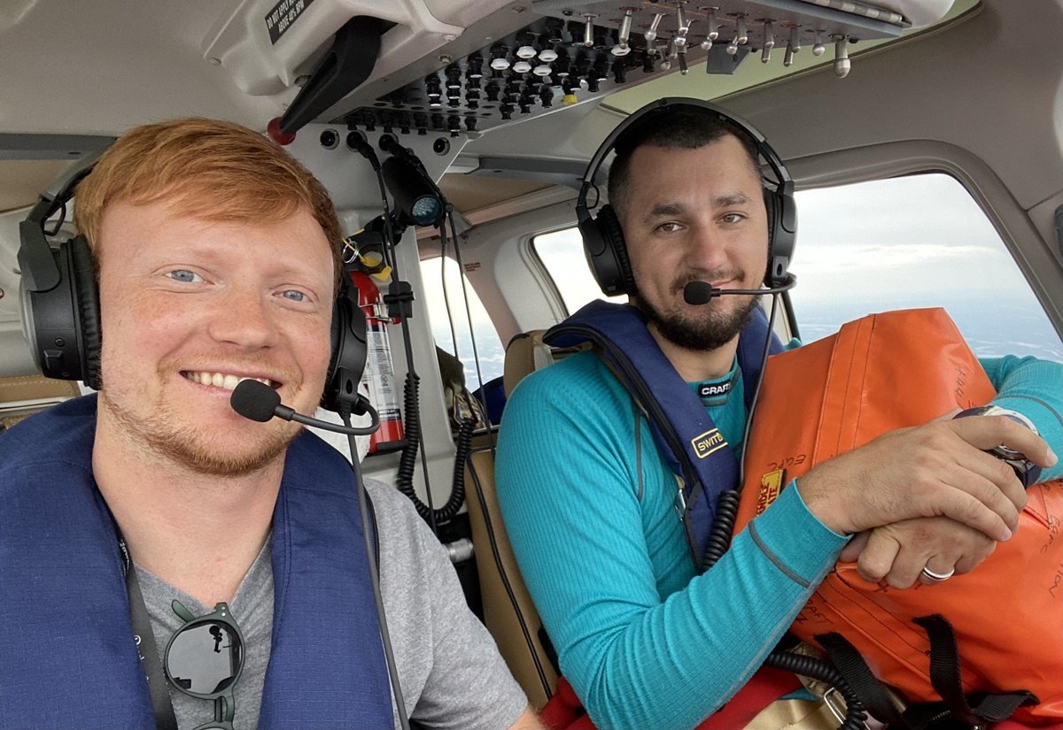 Украинцы впервые пролетели на вертолёте 10 тысяч километров над 13 странами: экипаж установил национальный рекорд 5