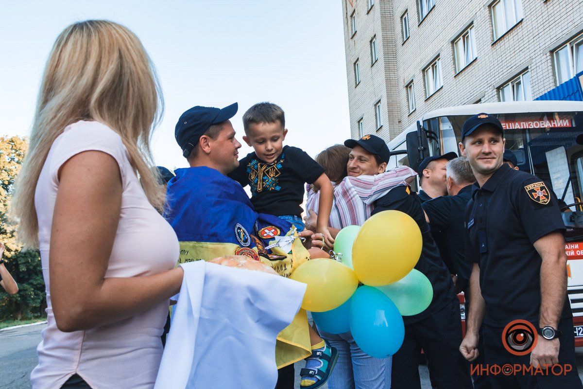 Из Украины отправили 100 человек