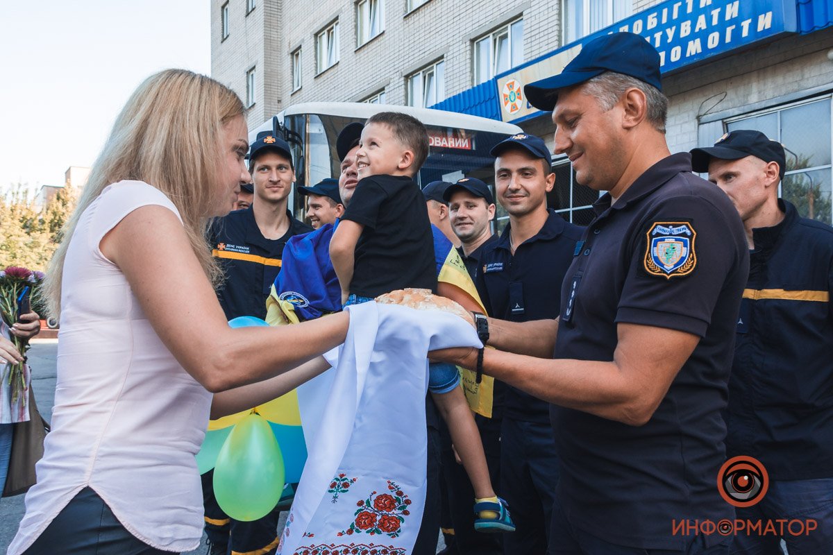 В каждом регионе спасатели встречали сослуживцы