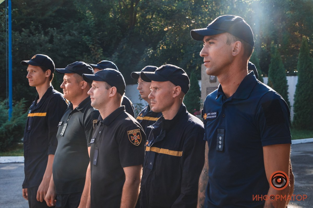 Українські рятувальники, які допомагали боротися з лісовими пожежами в Греції, повернулися додому 6