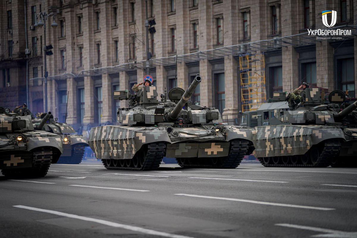 Войска, боевые самолёты и сотни единиц военной техники: как Киеве проходит репетиция парада ко Дню независимости Украины 2