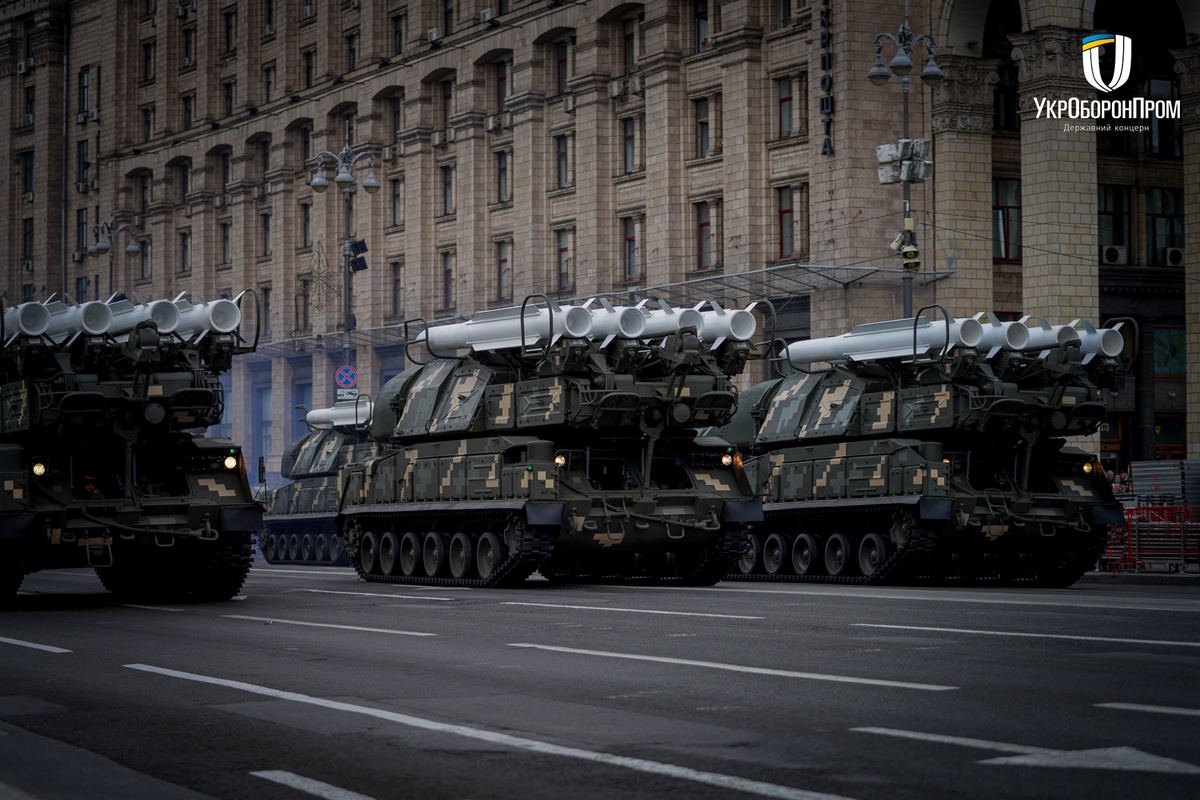 Войска, боевые самолёты и сотни единиц военной техники: как Киеве проходит репетиция парада ко Дню независимости Украины 3