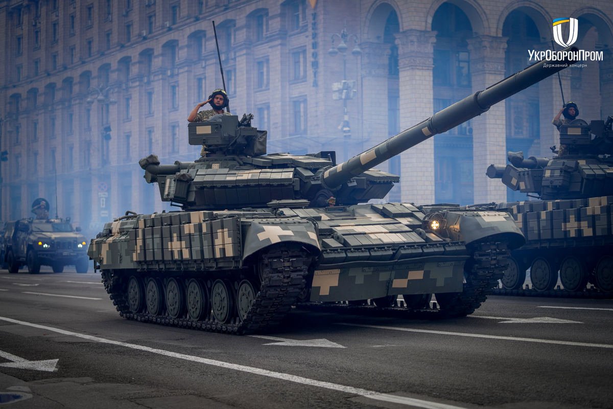 Войска, боевые самолёты и сотни единиц военной техники: как Киеве проходит репетиция парада ко Дню независимости Украины 13