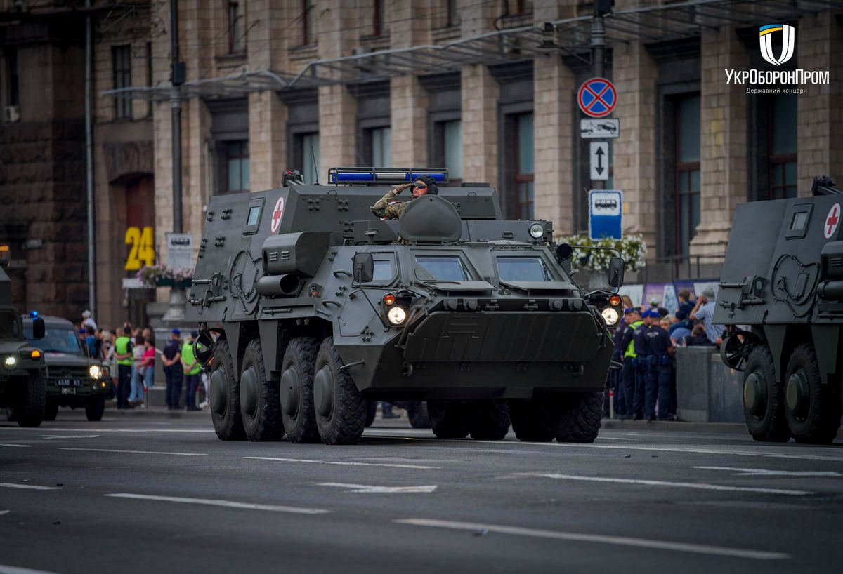 Войска, боевые самолёты и сотни единиц военной техники: как Киеве проходит репетиция парада ко Дню независимости Украины 16