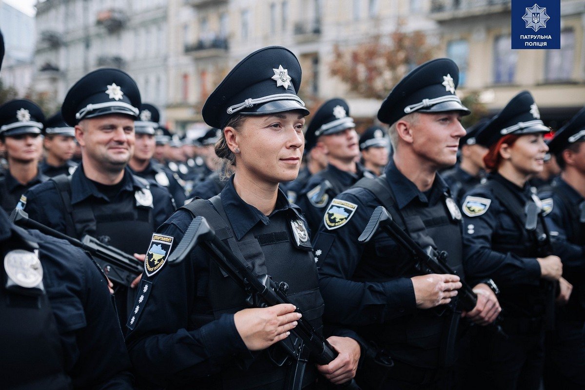 У параді військ на День незалежності України візьмуть участь патрульні. Фото з репетиції 4
