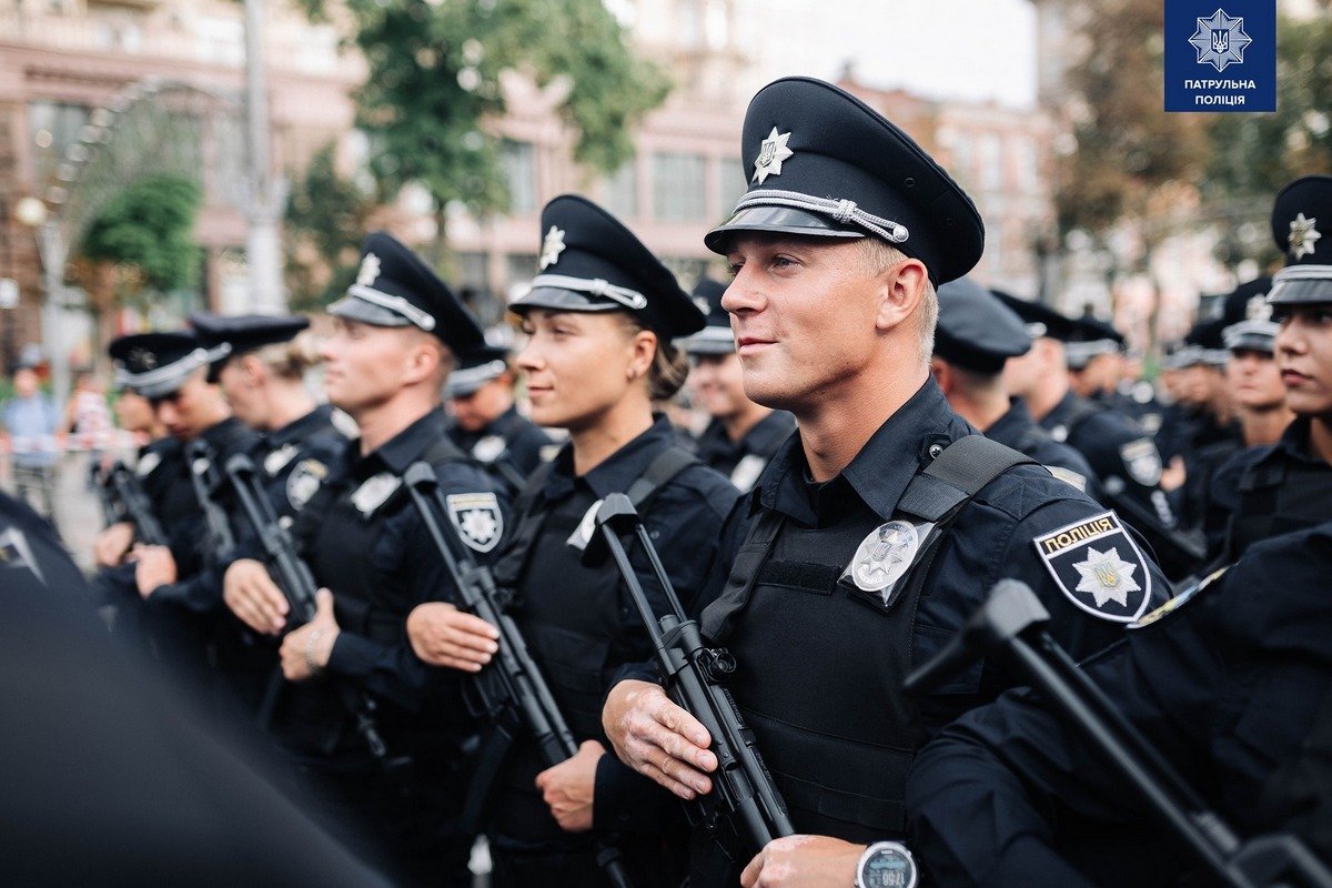 У параді військ на День незалежності України візьмуть участь патрульні. Фото з репетиції 7