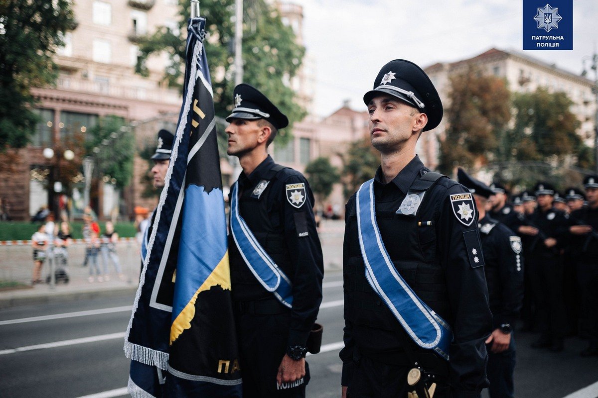 У параді військ на День незалежності України візьмуть участь патрульні. Фото з репетиції 8