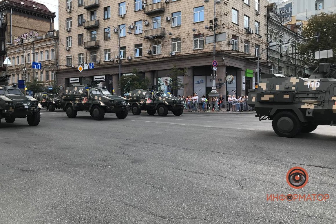 Подготовка к параду ко Дню Независимости в Киеве идёт полным ходом: фото и видео с Крещатика 1