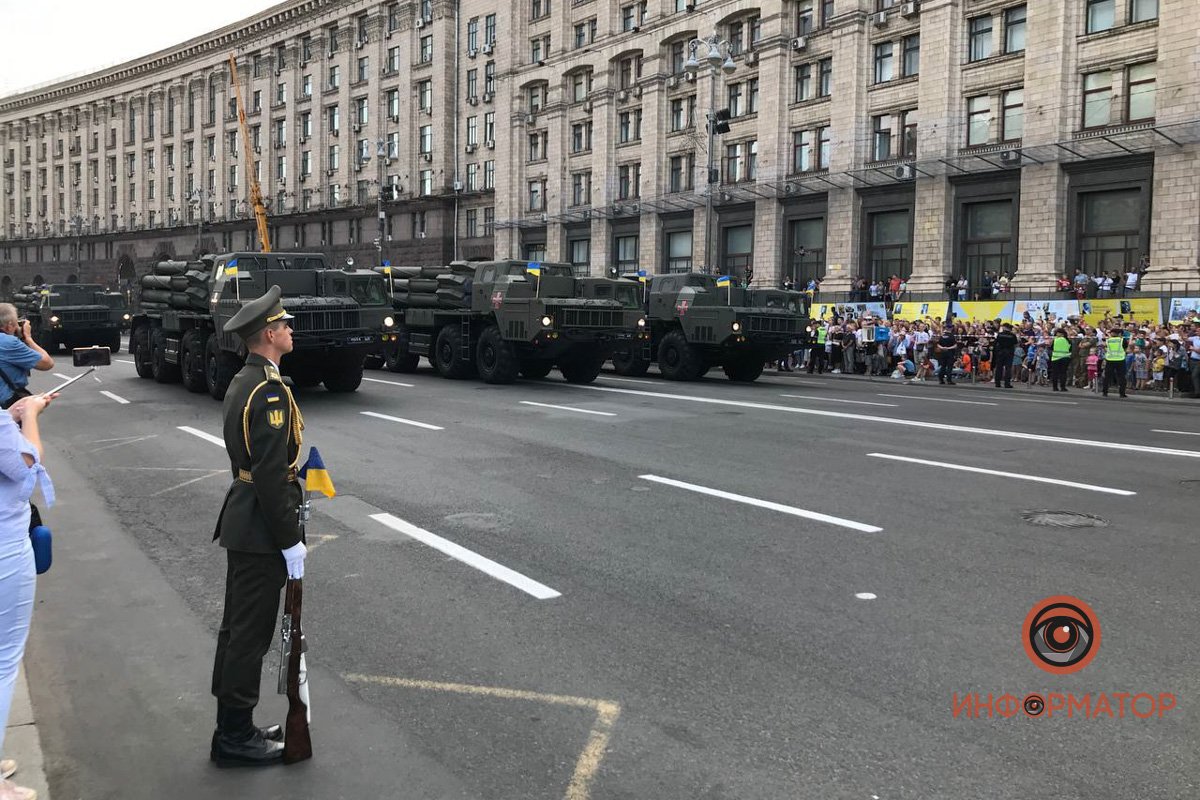 Подготовка к параду ко Дню Независимости в Киеве идёт полным ходом: фото и видео с Крещатика 12