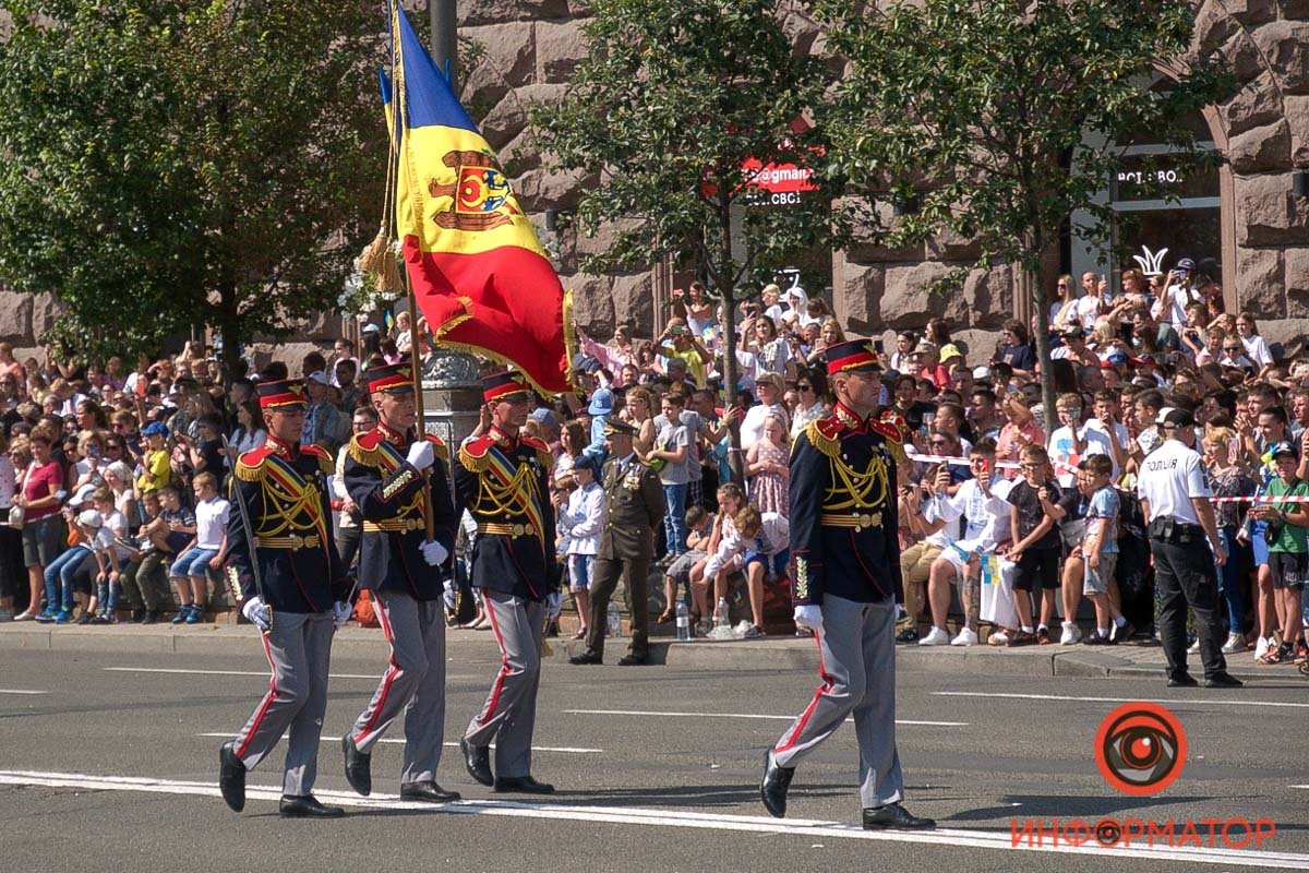 Тисячі військових, літаки, бронетехніка і бойові кораблі: детальний огляд Параду військ до Дня незалежності України 8