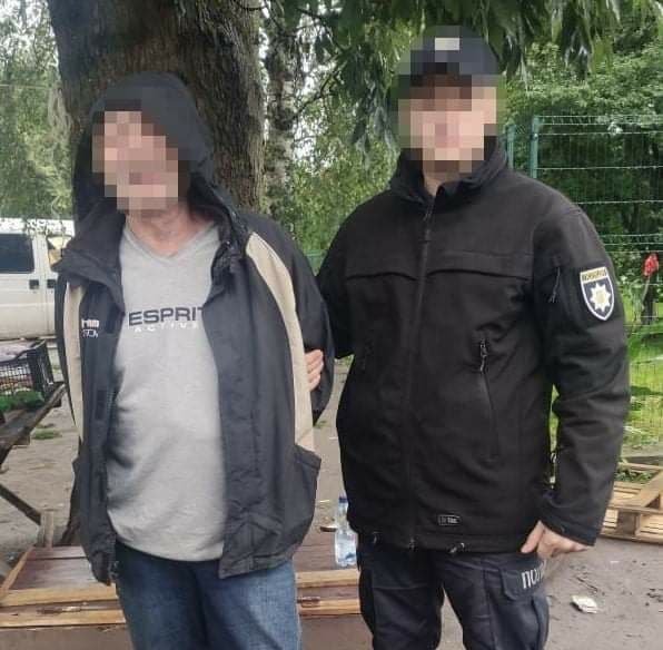 Во Львовской области мужчина пугал прохожих пистолетом: ему грозит до 7 лет тюрьмы 1