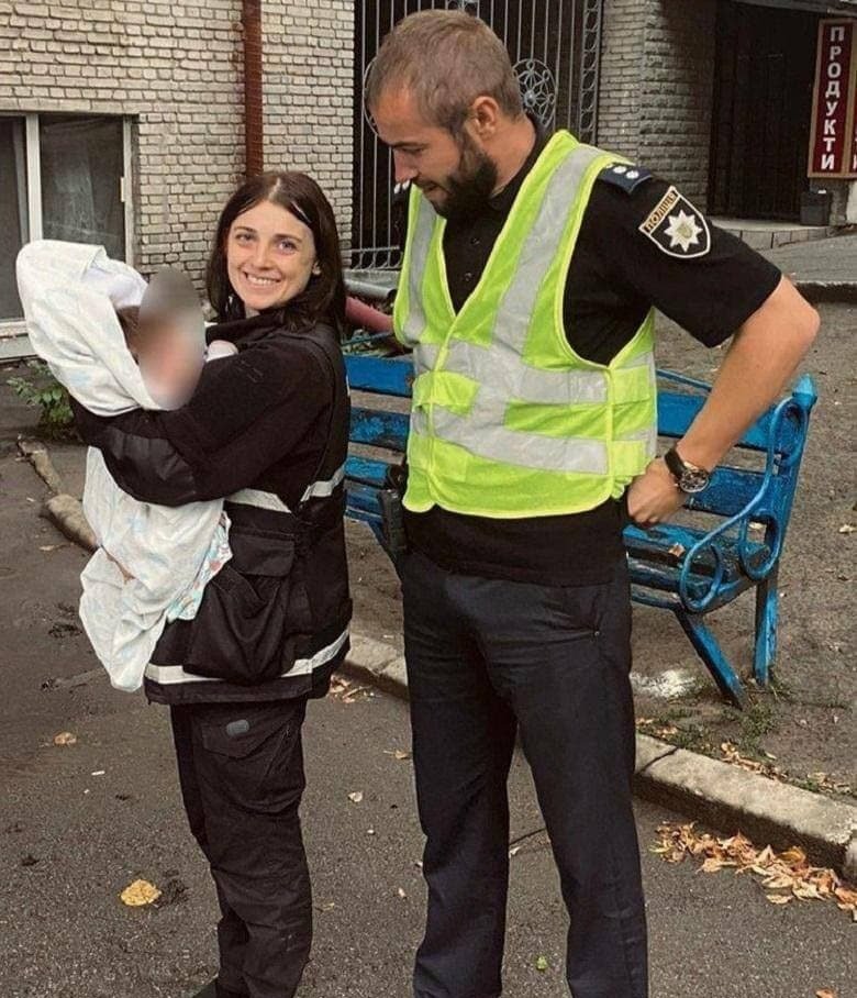 В Киеве нетрезвый отец потерял двухмесячную дочь на прогулке 1