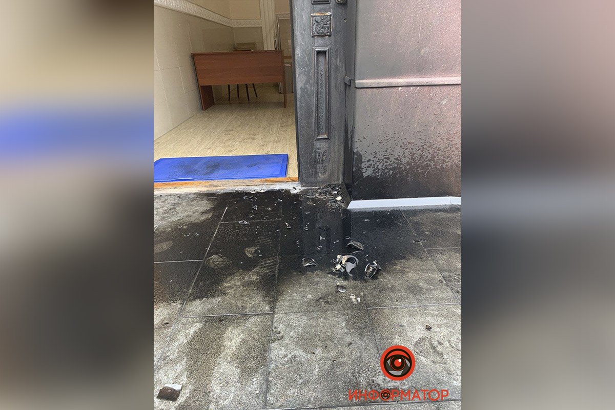 В Киеве подожгли здание Секретариата Уполномоченного ВР Украины по правам человека В Киеве подожгли здание Секретариата Уполномоченного ВР Украины по правам человека