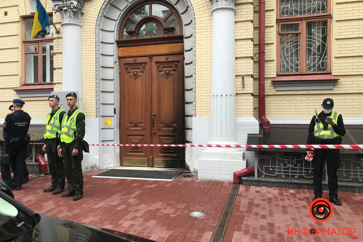 У Києві затримали підозрюваного у підпалі офісу омбудсмена Денисової: фото, відео 1