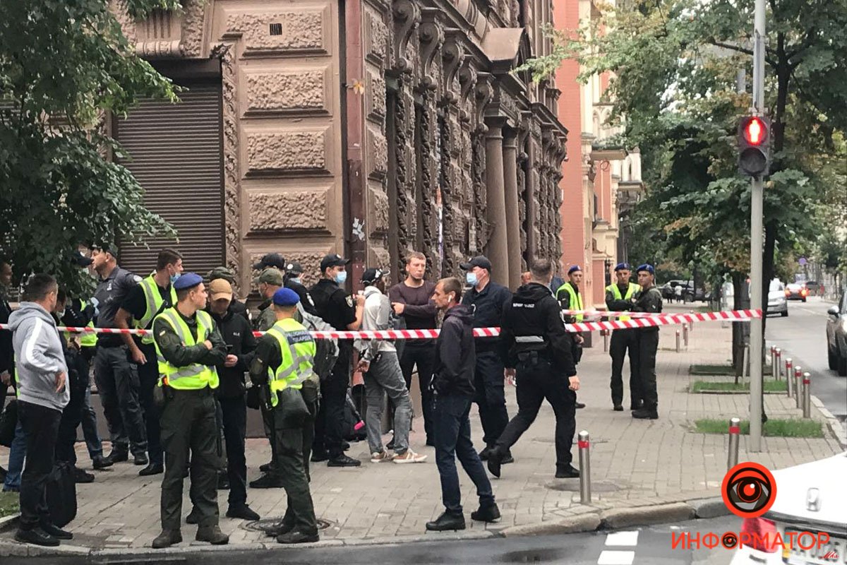 У Києві затримали підозрюваного у підпалі офісу омбудсмена Денисової: фото, відео 3