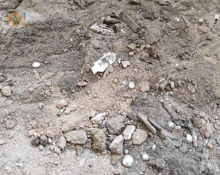 Во Львове во время ремонта в школе обнаружили ртуть под полом 2