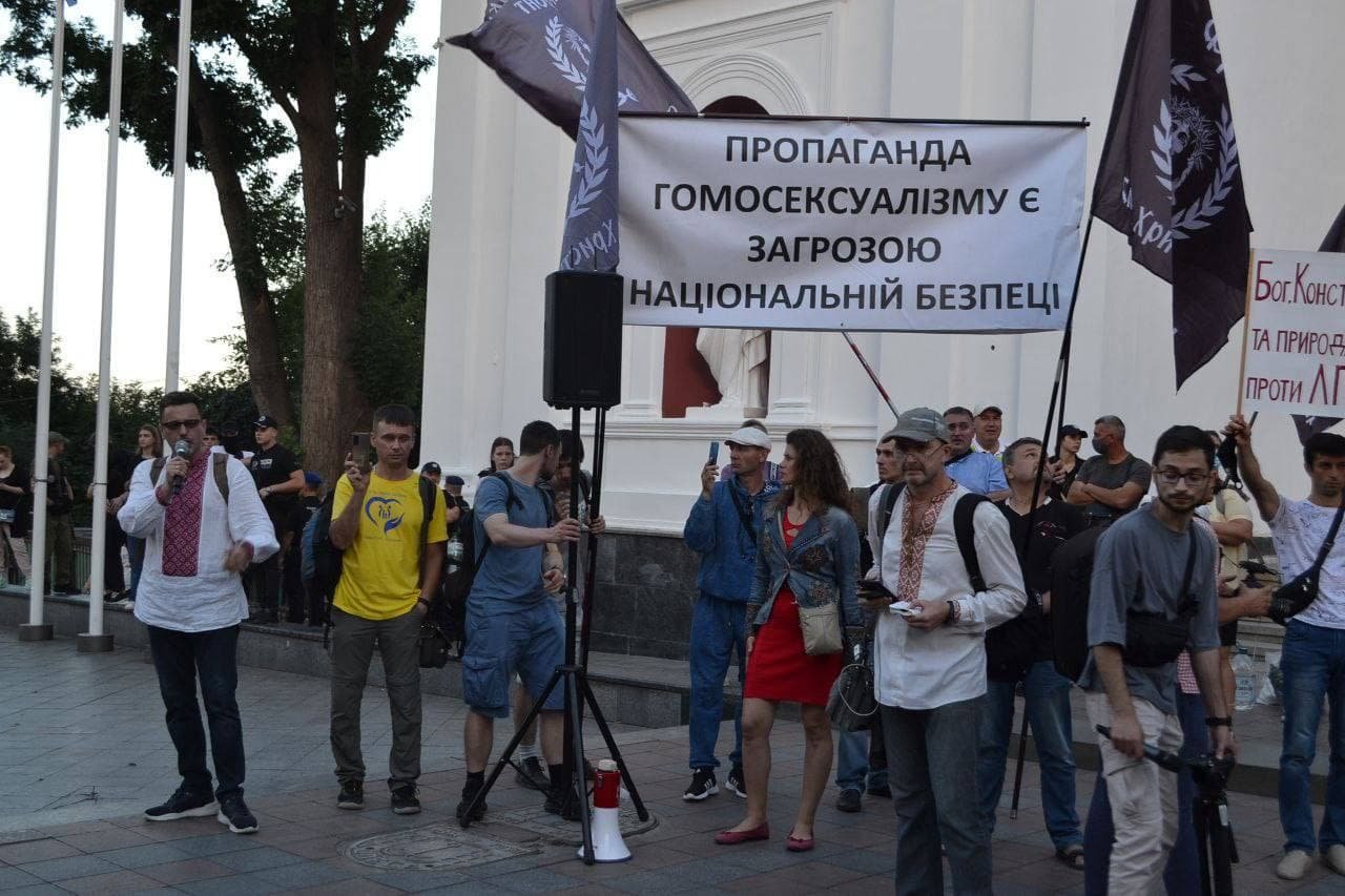 ЛГБТ-прайд в Одессе закончился задержанием полусотни противников марша и травмами полицейских 2