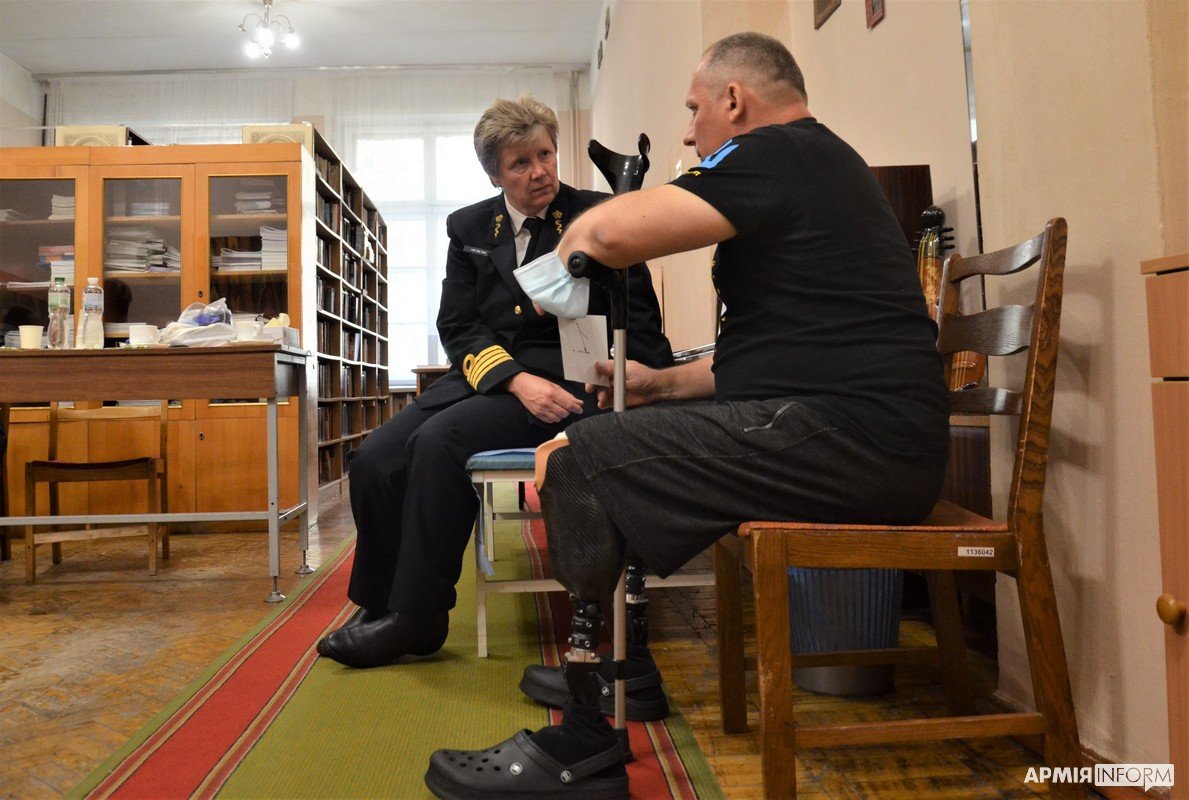 Нидерланды примут на лечение трех раненых украинских бойцов 1