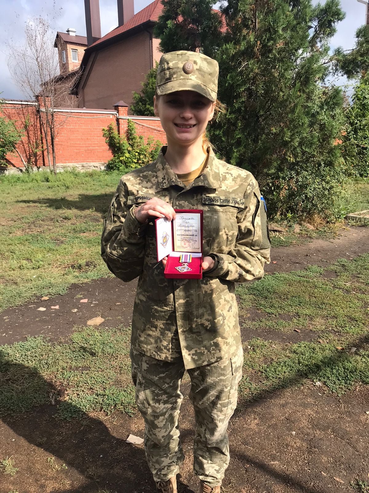 Врятували життя побратима під час обстрілу: двох військових нагородили відзнаками РНБО 1