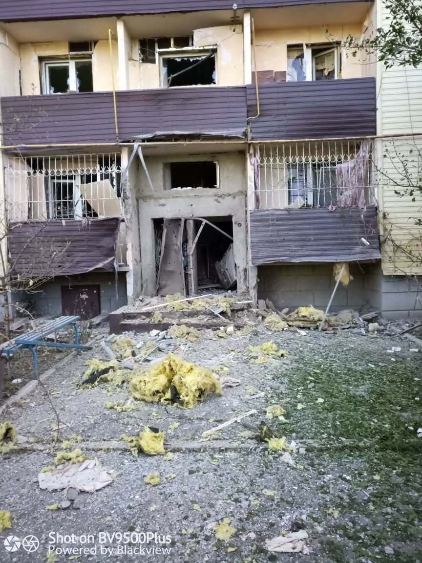 Боевики обстреляли Марьинку и разрушили гражданские дома — штаб ООС 2