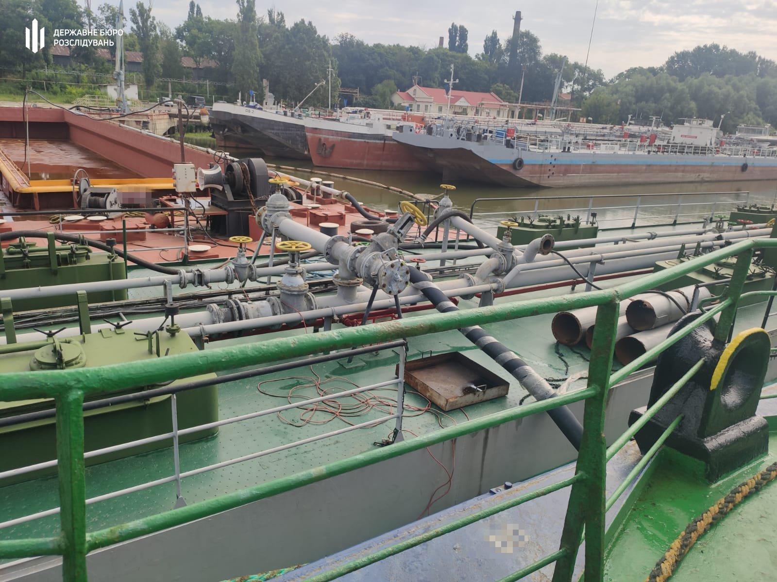 До України нелегально ввозили тисячі тонн російського палива 7