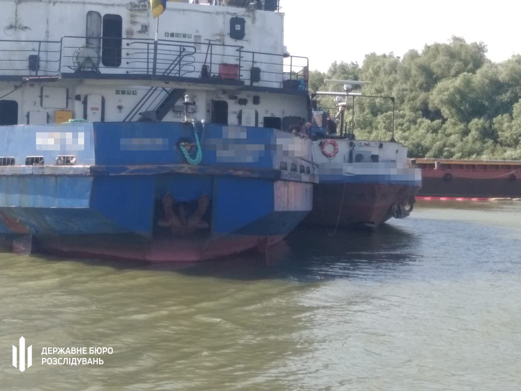 До України нелегально ввозили тисячі тонн російського палива 9