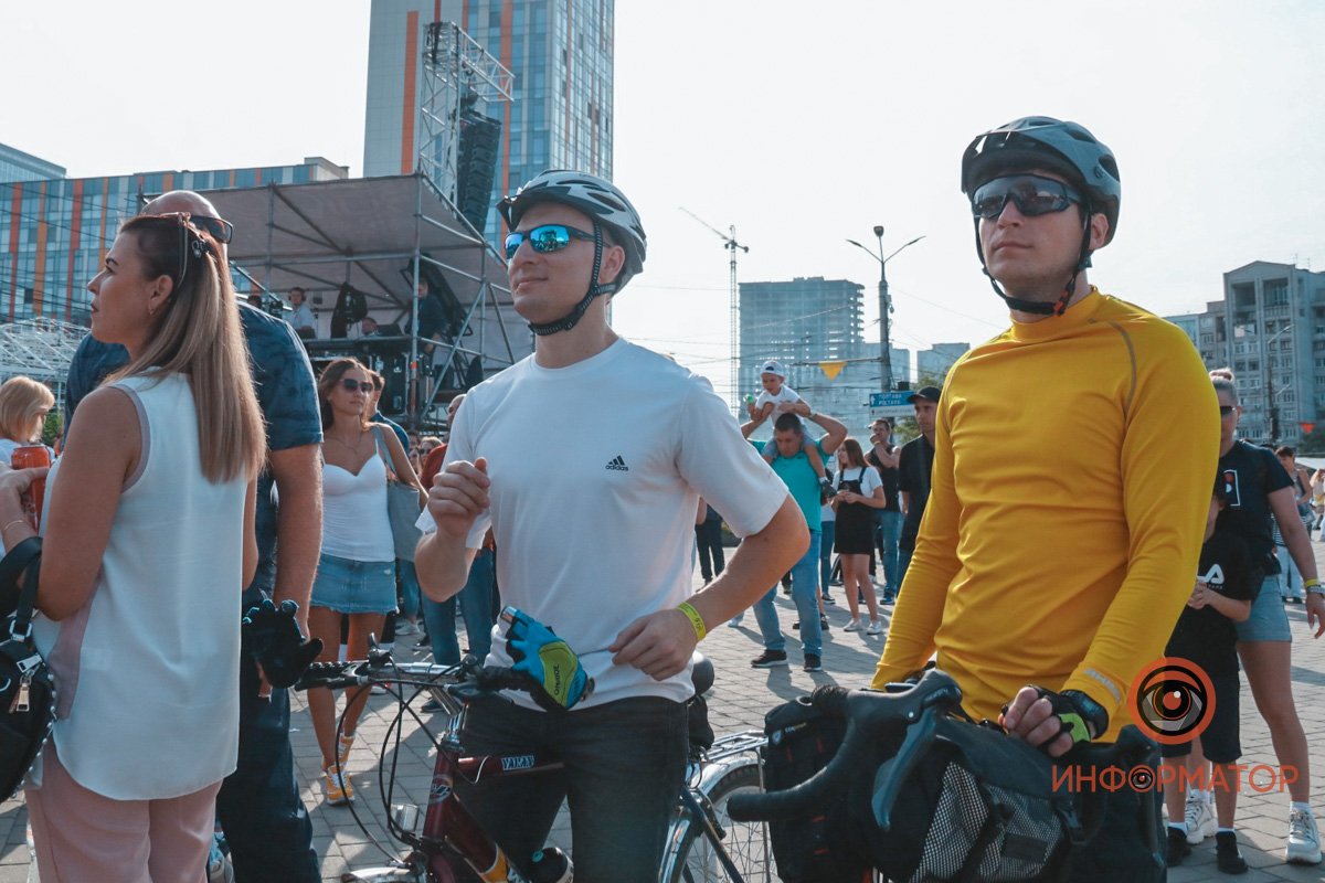 Авіашоу, вітрильна регата і концерт Дорофеєвої і DJ Tapolsky: Дніпро масштабно відсвяткував День міста 16