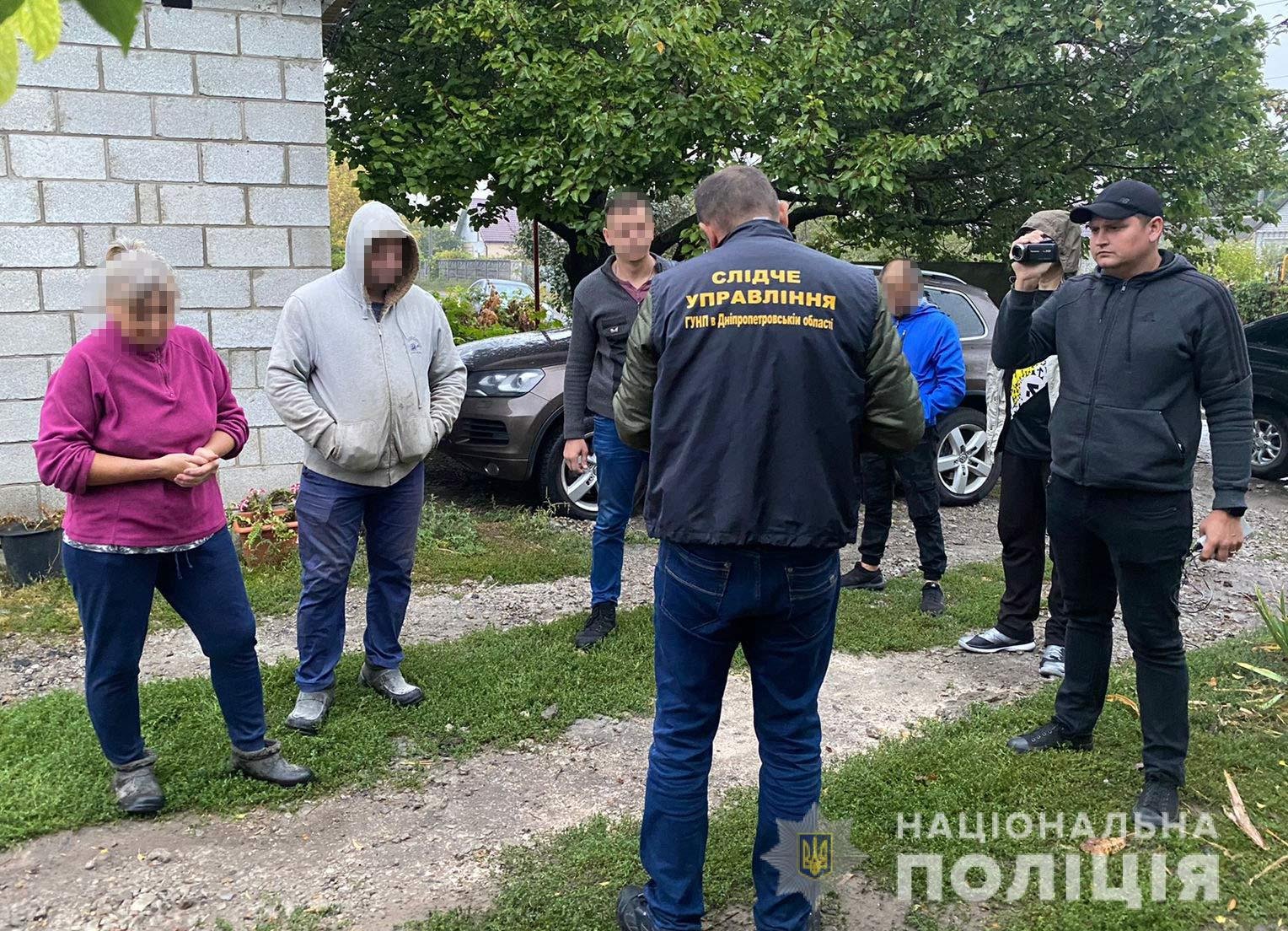 В Днепропетровской области банда держала в трудовом рабстве 60 человек 5