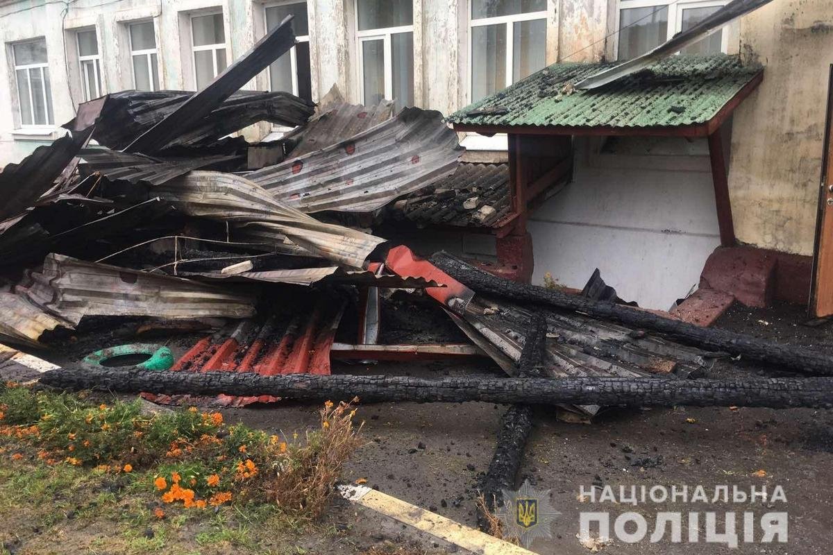 Пожежа в школі під Харковом: справою зайнялася поліція 1