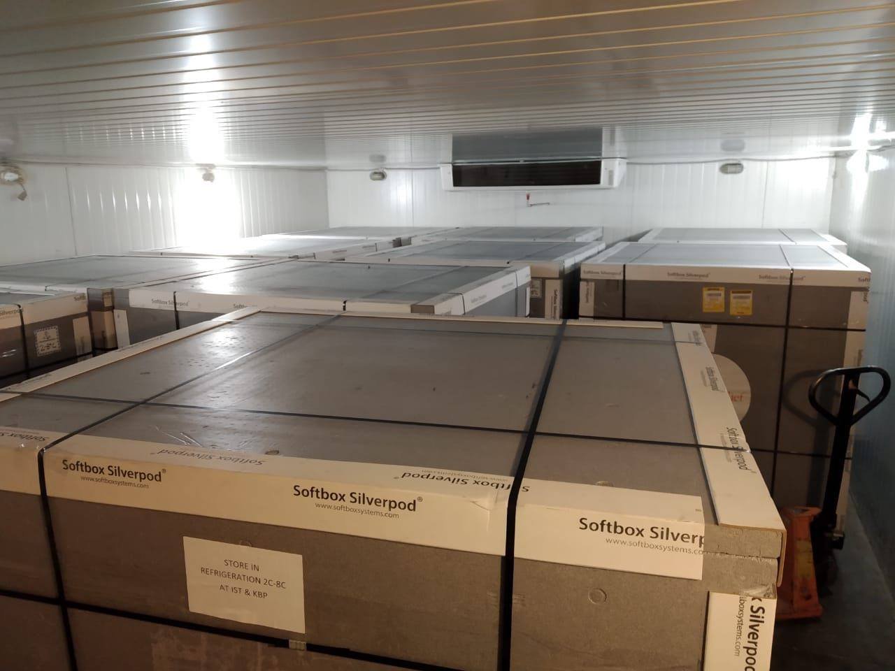 Украина получила 60 тысяч флаконов инновационных лекарств от COVID-19 1