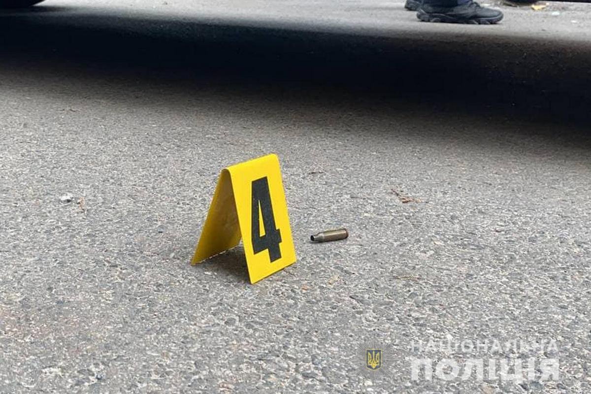 В Черкассах возле кафе застрелили бизнесмена. В области ввели план «Сирена» 3