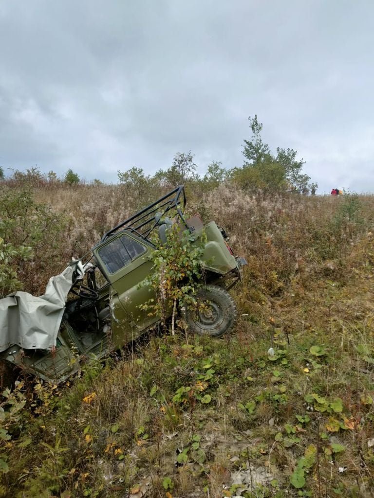 Відзначали парубоцьку вечірку і вирішили піднятися на гору: подробиці аварії в Карпатах, де перекинувся УАЗ 3