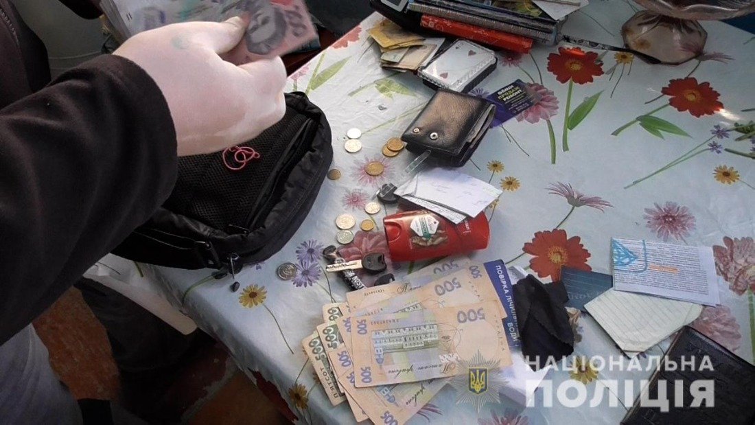 Связали руки и надели мешок: в Винницкой области три человека похитили мужчину 2