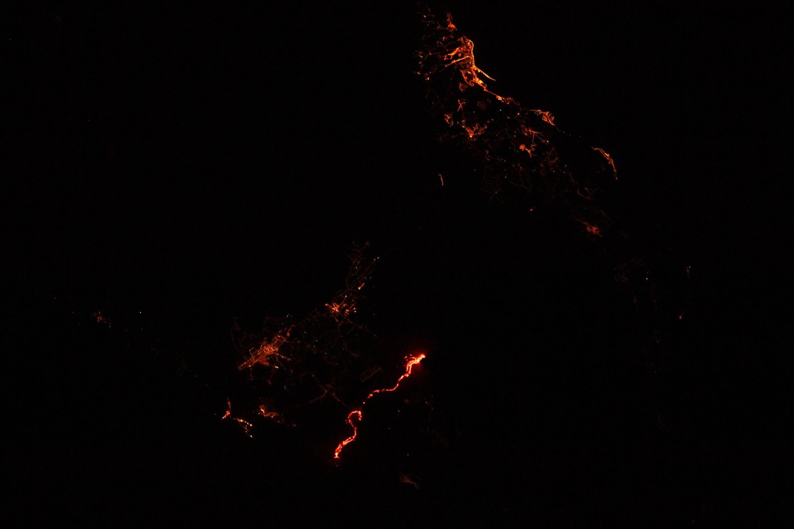 Извержение вулкана на Канарских островах: фото из космоса 1