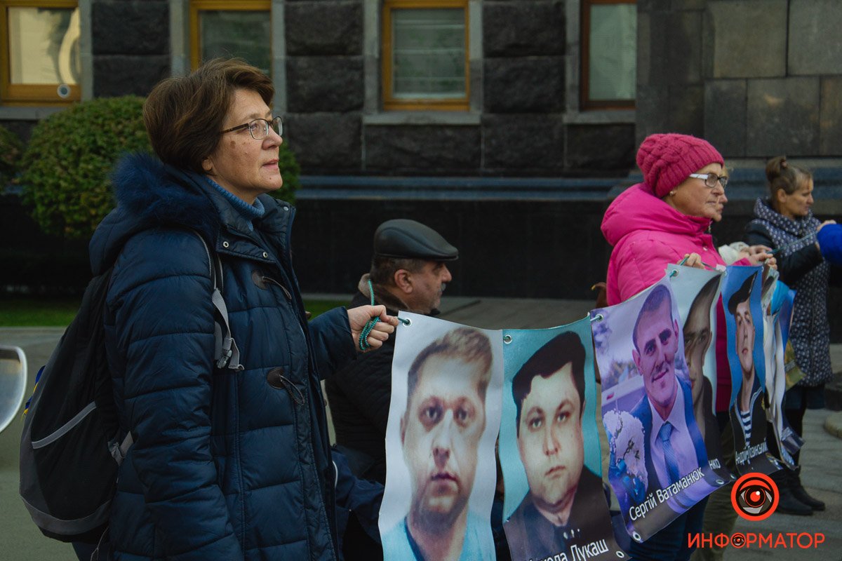 Матери без вести пропавших и военнопленных вышли под стены Офиса Президента на 72-часовую акцию 4