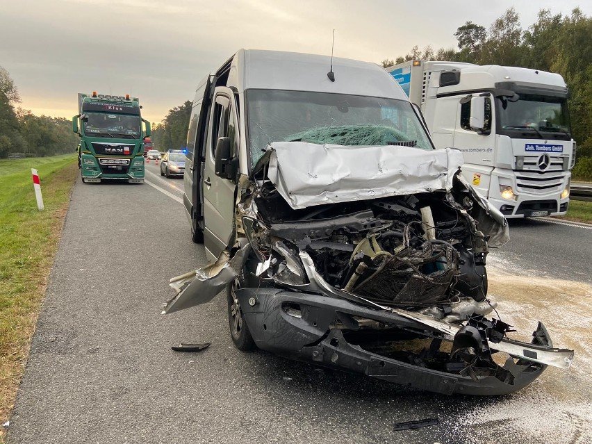 У Польщі маршрутка врізалася у вантажівку: постраждало п'ятеро українців 3