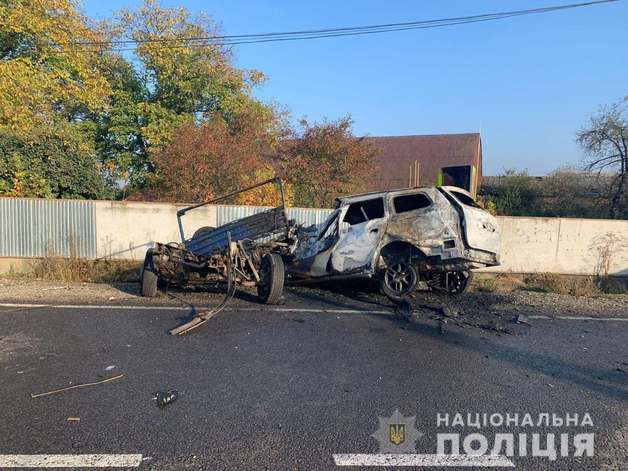 В Закарпатской области авто врезалось в эвакуатор и загорелось: четверо погибших, один пострадавший 4