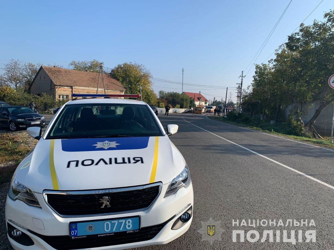 В Закарпатской области авто врезалось в эвакуатор и загорелось: четверо погибших, один пострадавший 1
