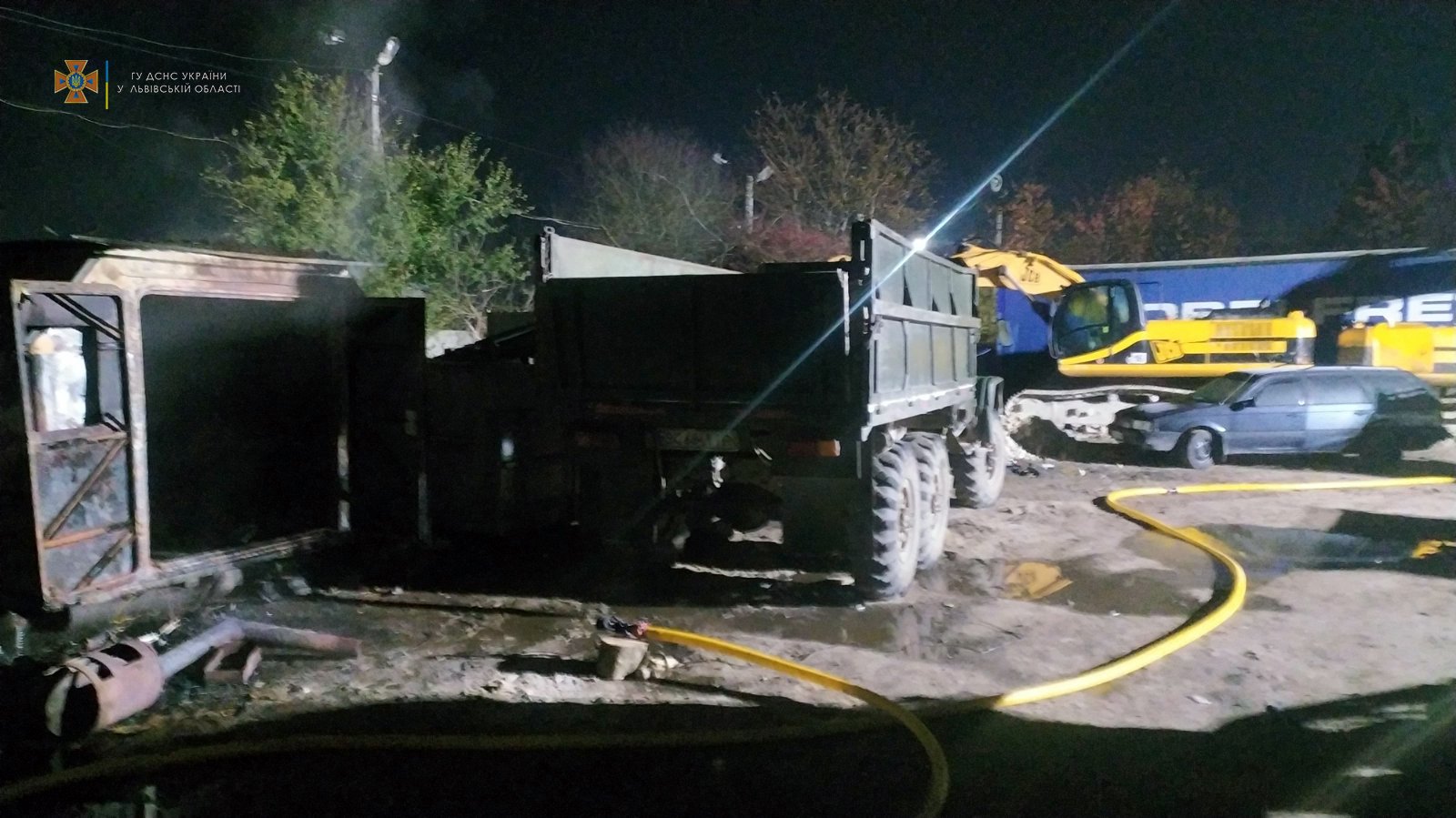У Львові через пожежу в металевому вагончику загинули три людини 1