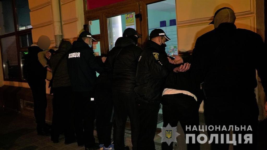 Во Львове похитили 19-летнюю девушку и требовали два миллиона евро за её освобождение 2
