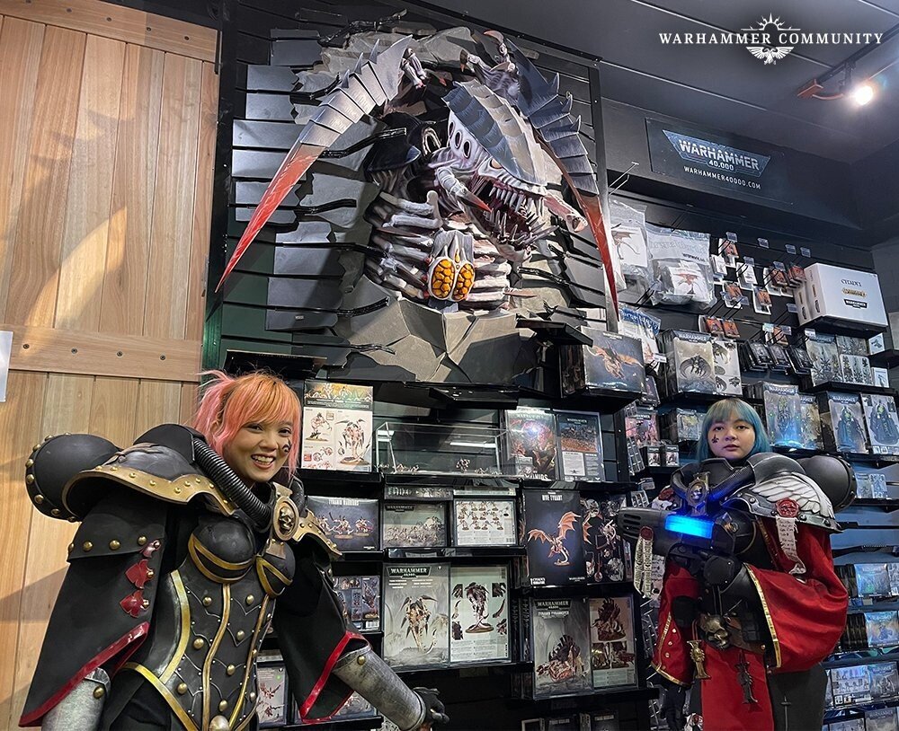 В Таиланде соорудили большую самодельную статую имперского рыцаря из Warhammer 40,000 весом в четыре тонны 4