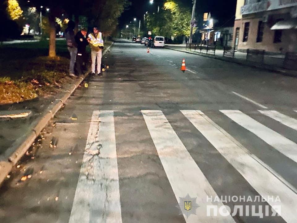 В Ивано-Франковской области мотоциклист сбил маму с ребёнком: 6-летняя девочка умерла по дороге в больницу 2