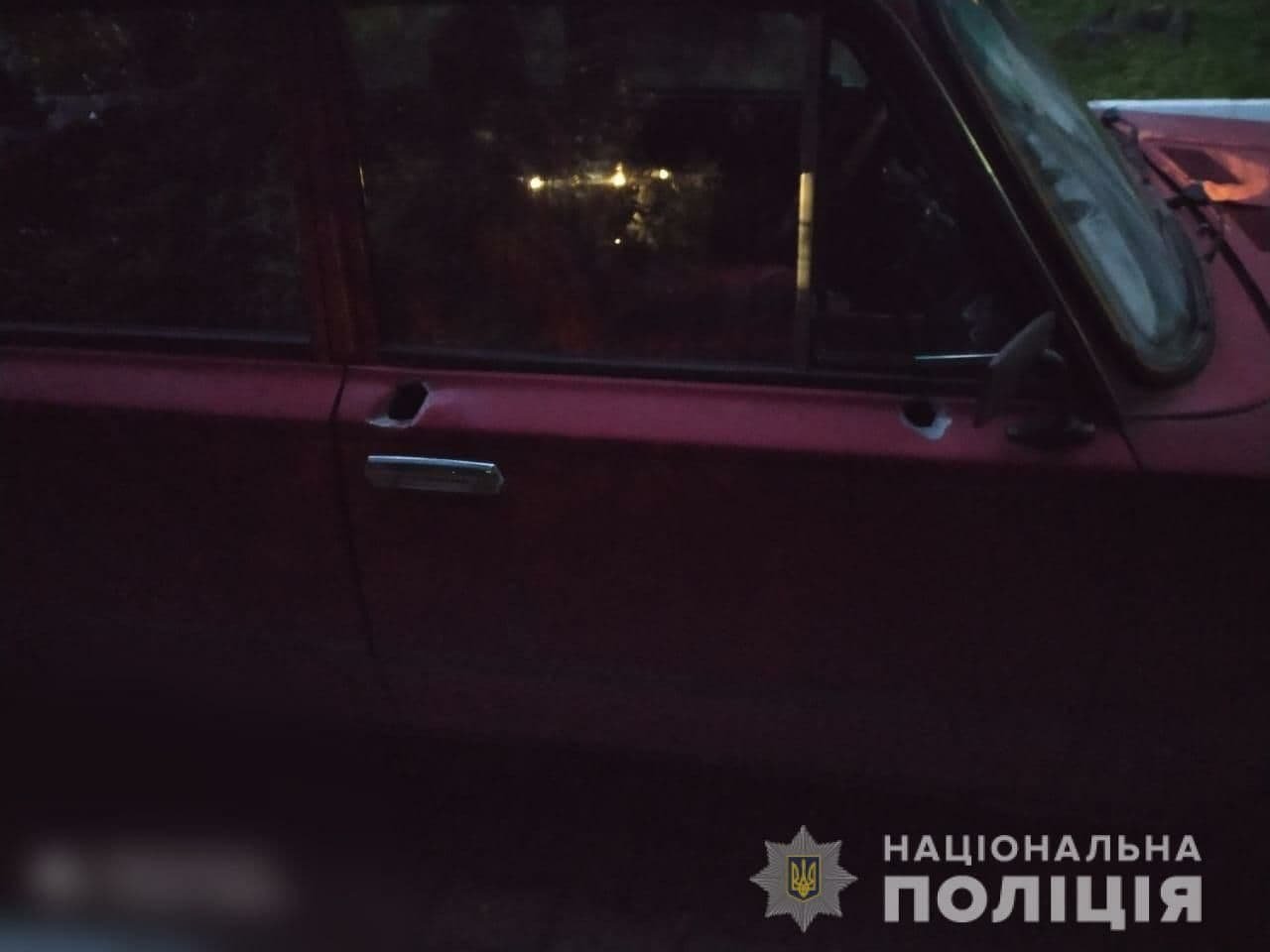 В Черновцах мужчина обстрелял автомобиль: ранены два человека 1