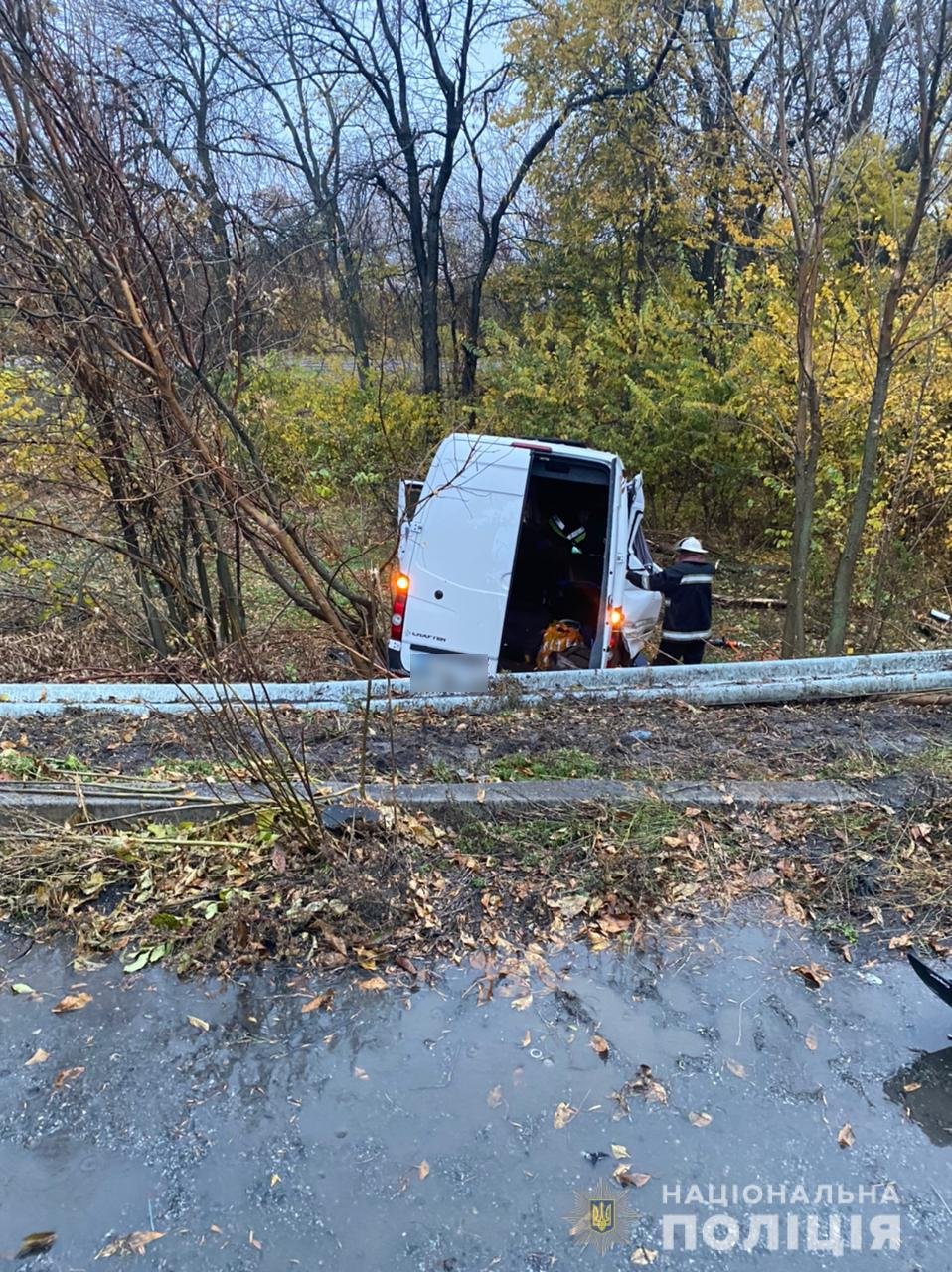 На трассе Харьков — Симферополь столкнулись микроавтобус и грузовик: три человека погибли и ещё трое травмированы 3