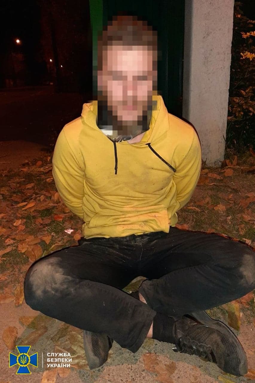 В Киеве в дом заместителя главы Офиса президента бросили коктейль Молотова 1
