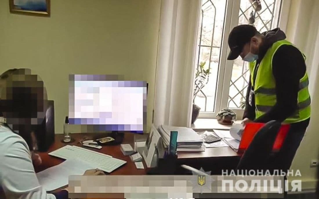 У Києві лікар лабораторії видавав клієнтам підроблені COVID-сертифікати 2
