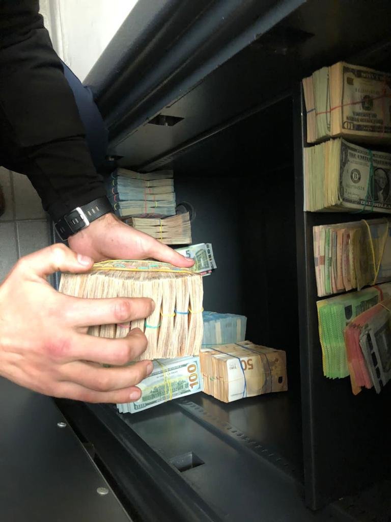 Из Украины в Крым и обратно незаконно переводили миллионы долларов в криптовалюте 1